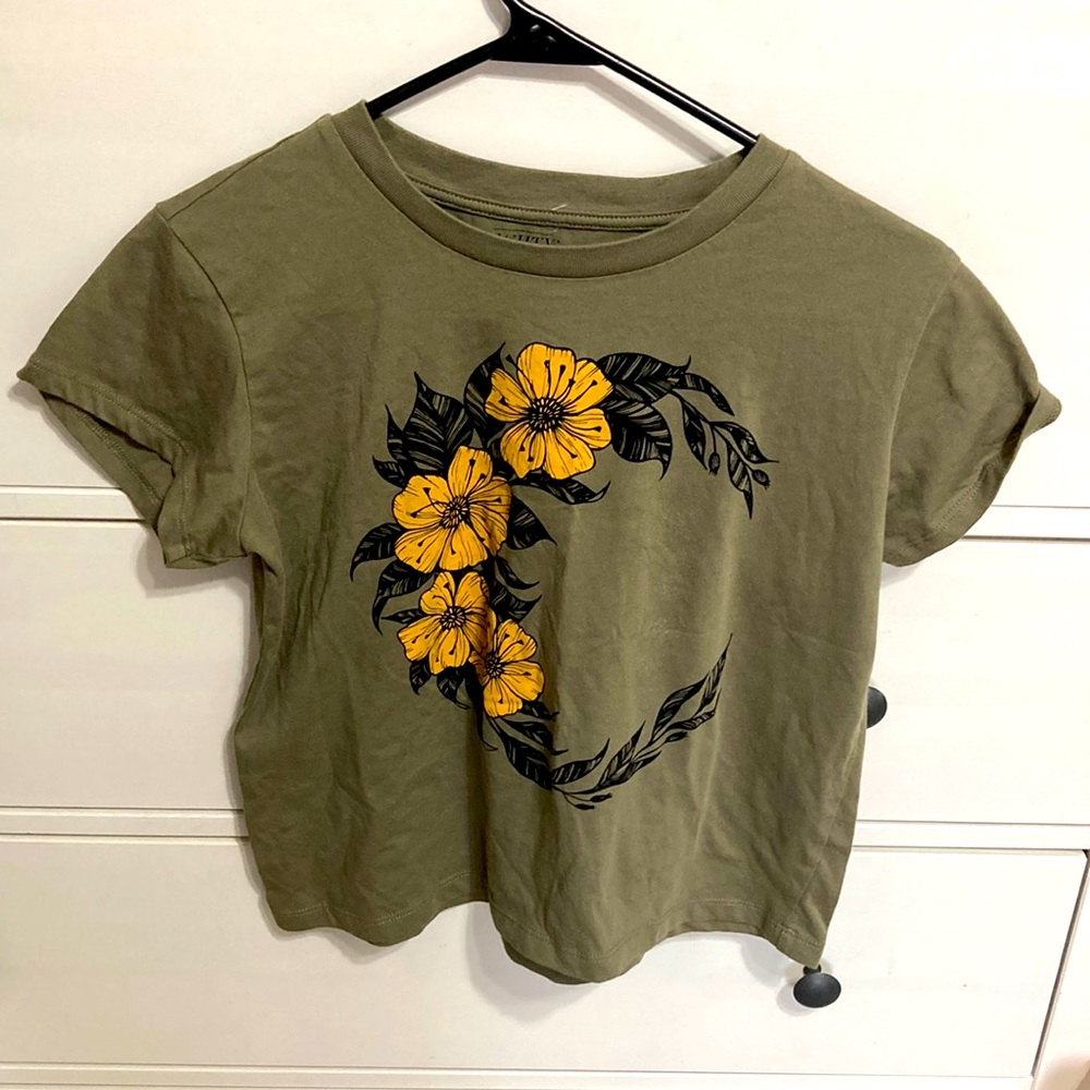 Green short sleeved shirt